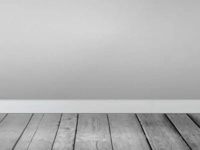 空の部屋の壁と床、引っ越し前の余白